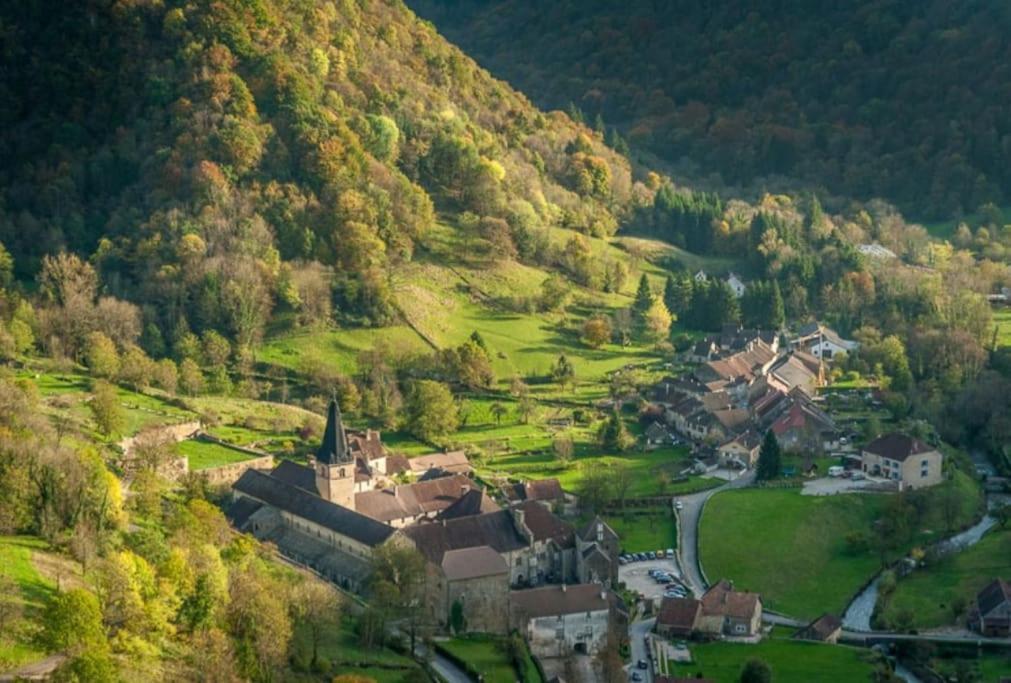 Willa Gite Jura Mina Chalet Au Milieu De La Nature Ney Zewnętrze zdjęcie