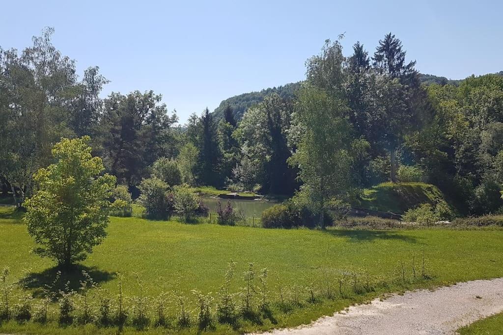 Willa Gite Jura Mina Chalet Au Milieu De La Nature Ney Zewnętrze zdjęcie